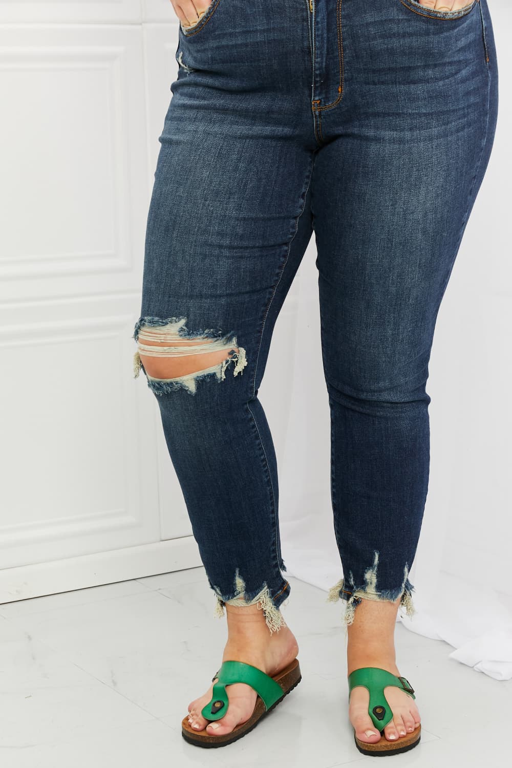 Judy Blue Melaney Mid Rise Distressed Cropped Skinny Jeans